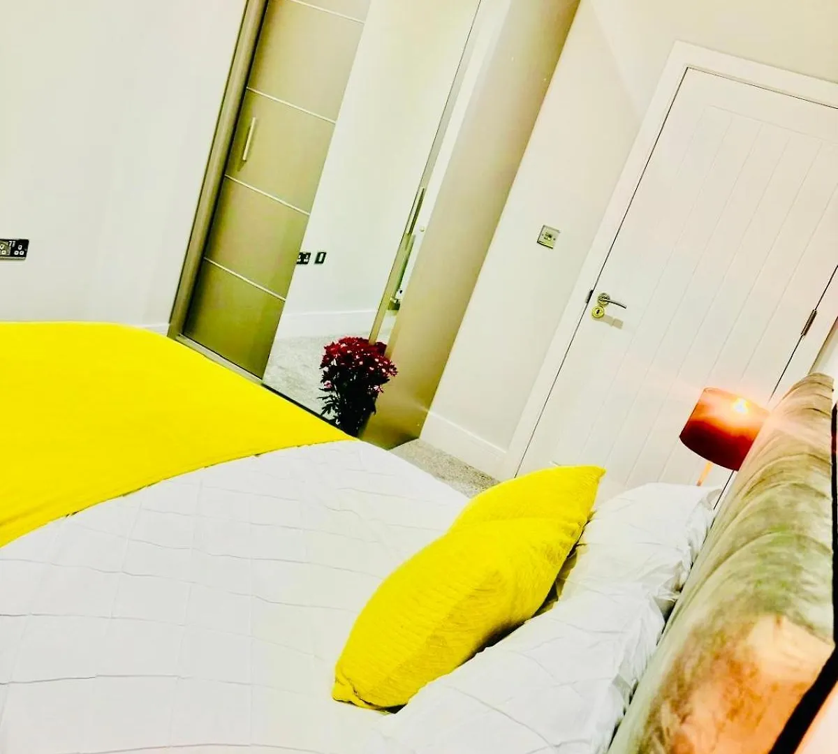 Icare Lodge Ltd,Safwaan House. Barking  Apartment